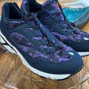Saucony Purple and Black Athletic Shoes